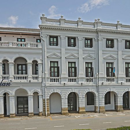 Отель Royale Chulan Penang Джорджтаун Экстерьер фото